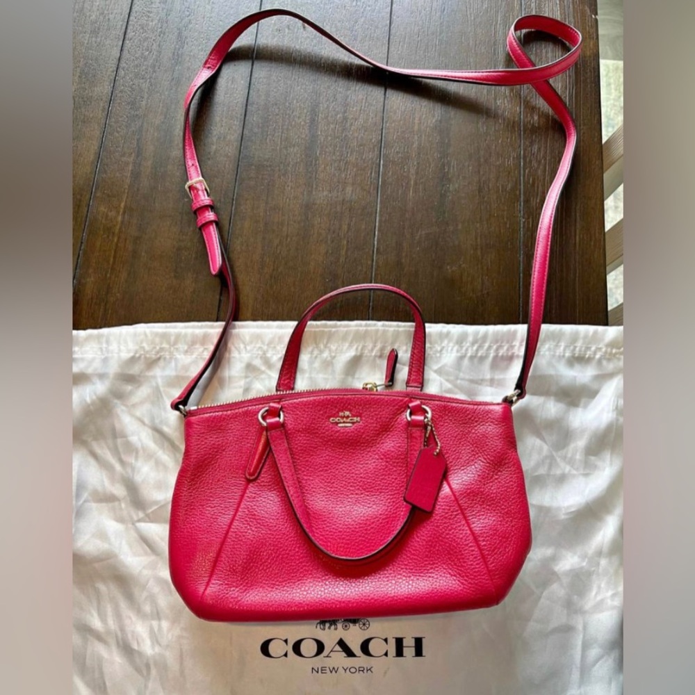 Coach Small Kelsey Satchel, crossbody Pink